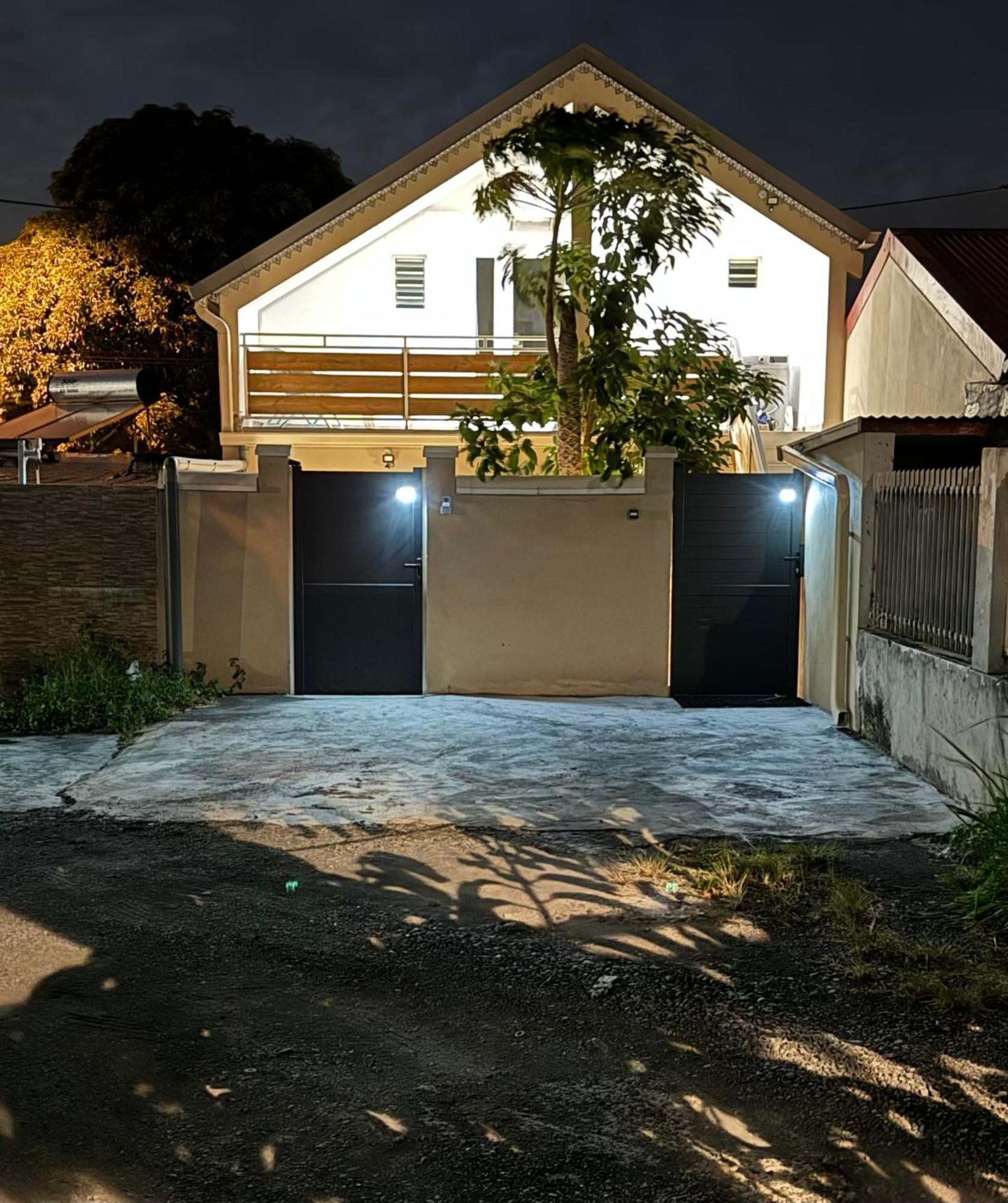 Grand Studio Charmant, Tout Equipe… Saint-Denis Exterior photo
